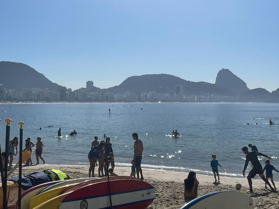 Amplo Apartamento Em Frente A Praia De Copacabana Apartment Rio de Janeiro Exterior photo